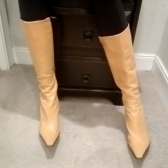Guess Leather Boots - Picture 1 of 8